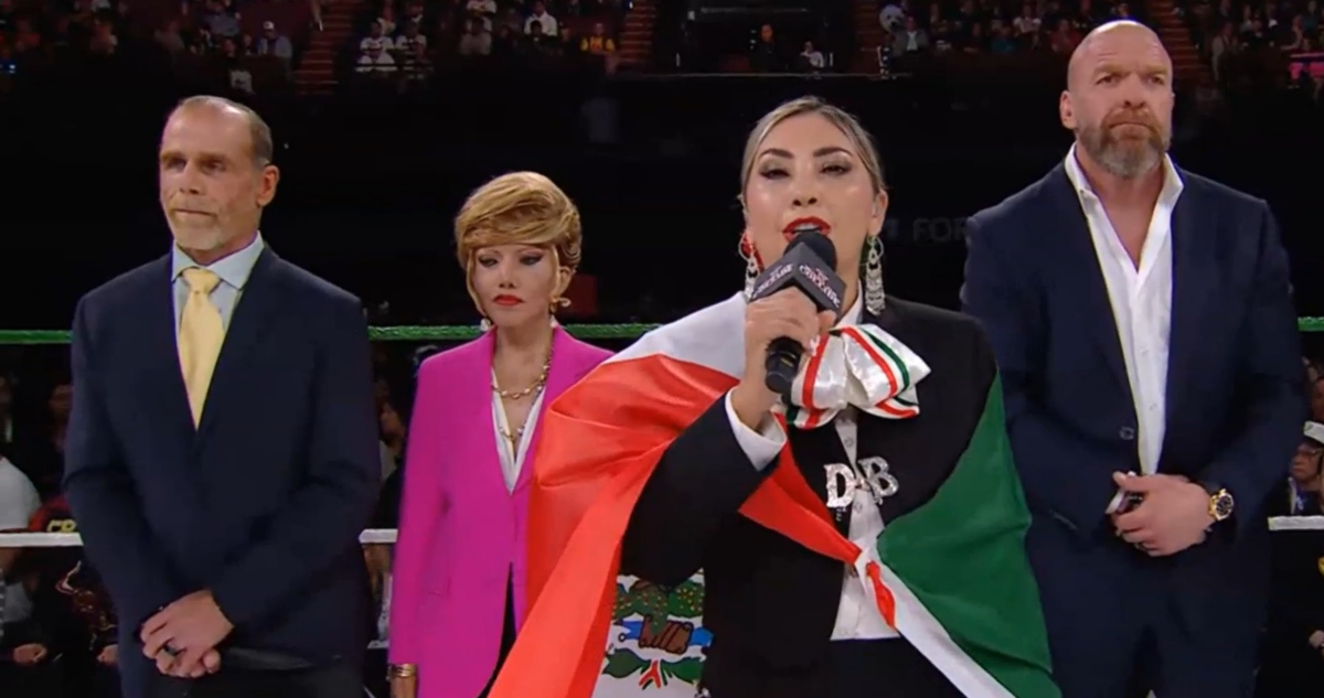 Deyra Barrera y su error con el Himno Nacional.